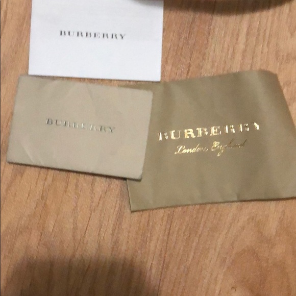 Authentic Burberry handbag - Picture 5 of 5